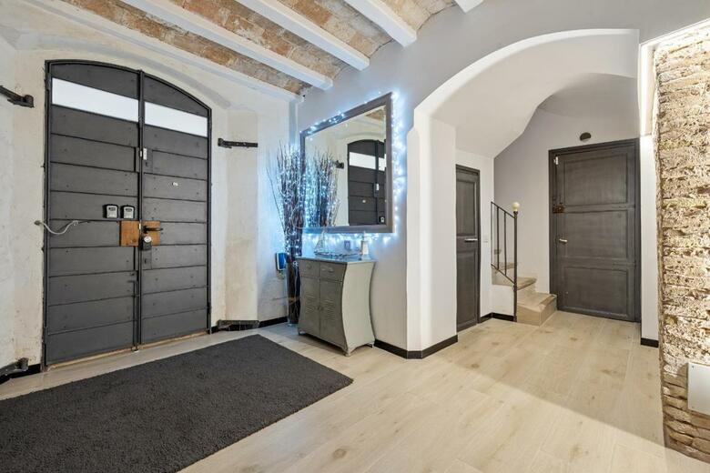 Hauzify I Novavila Centre Rooms