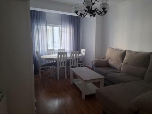 Apartamento Piso Rey Davi�a.