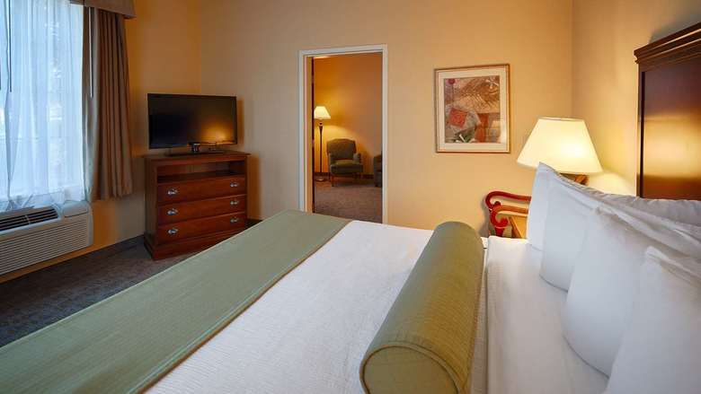 Best Western Plus Executive Hotel And Suites