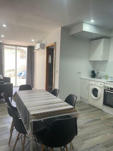 Apartamento Piso En El Centro Del Vendrell. Alojamiento Entero.