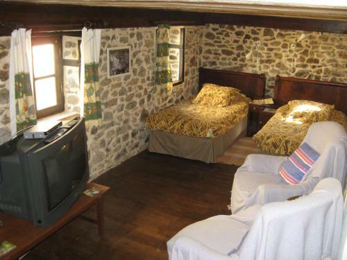 Hotel Logis Auberge De Forg�s