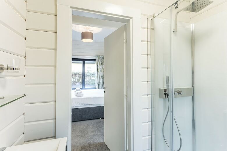 Roydon Marina Village Hotel