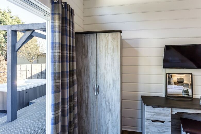 Roydon Marina Village Hotel