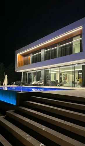 Villa Exclusiva Con Piscina Infinity Y Jacuzzi!