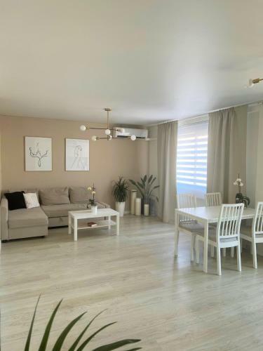 Cozy Modren Apartment On Malvarrosa Beach