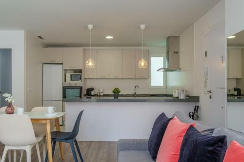 Brand New, Modern & Stylish Apartment