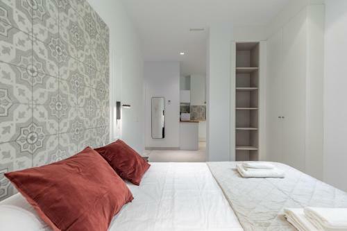 Chic & Comfortable Apartment, Private Terrace