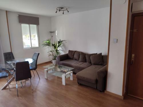 Bedroom To Rent In The Beach