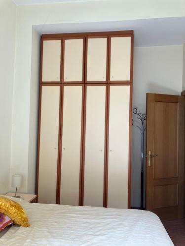 Private Single Room In Ruzafa, Ladies Only, Non Smoker