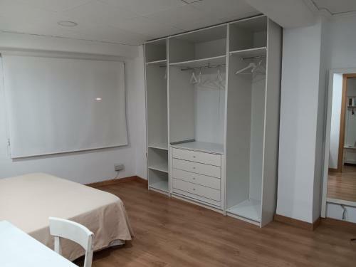 Amplio Y C�ntrico Apartamento Ciutat Vella