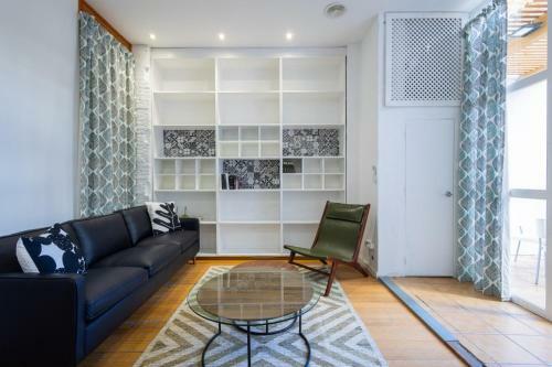 Florit Flats - The Vella Apartment