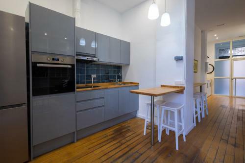 Florit Flats - The Vella Apartment