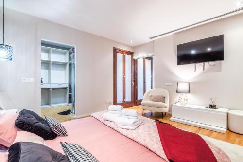 Central Market Lux Apartment