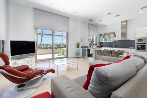 Luxury Sea View Apartment With 2 Rooms