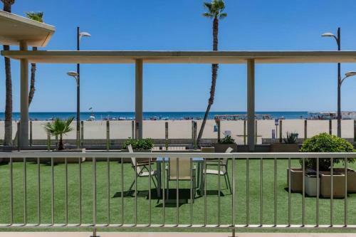 Luxury Sea View Apartment With 2 Rooms
