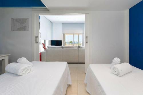 Luxury Sea View Apartment With 2 Rooms