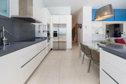 Luxury Sea View Apartment With 2 Rooms