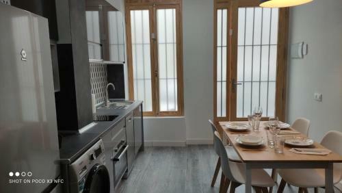 Apartmentsuitespain Playa - Universidades