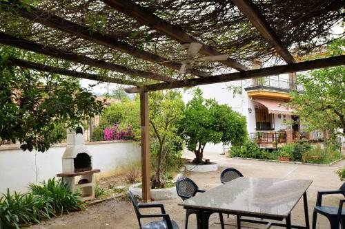 Tuguest Hortichuela House