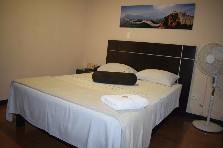 Hotel Platino Plaza