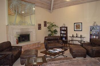 Hotel Desert Breezes Resort