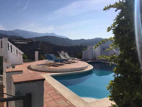 Fantastisk 10+5b�dds Villa I Torrox/nerja -spanien