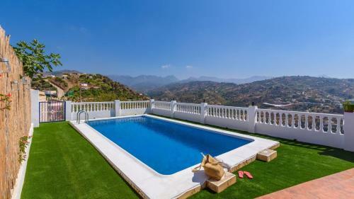 Villa Luc�a De Torrox By Ruralidays