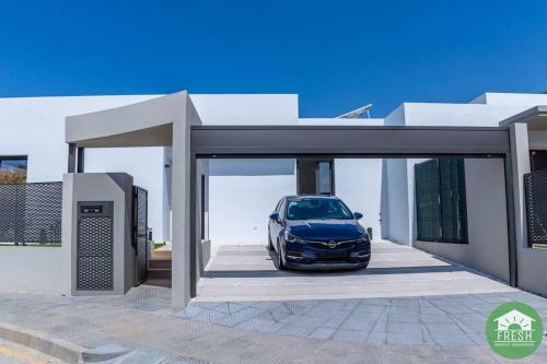 Villa Jazm�n: Luxurious Villa Close To The Beach