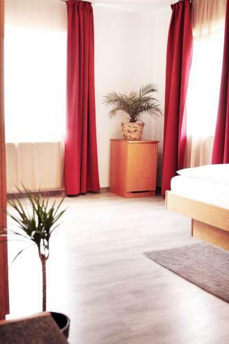 Hostal Hotel Pension Kaempfelbach
