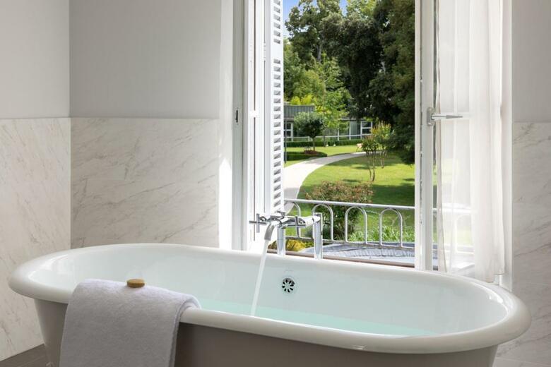 Clarion Hotel Ch�teau Belmont Tours