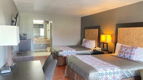 Motel Island Suites Bay City