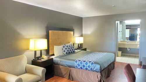 Motel Island Suites Bay City