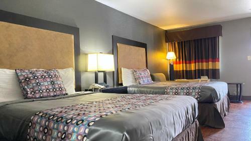 Motel Island Suites Bay City