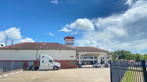 Motel Island Suites Bay City