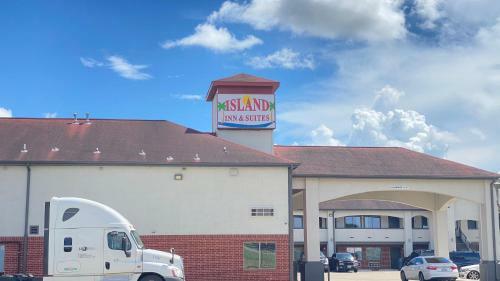Motel Island Suites Bay City
