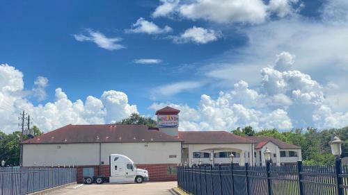 Motel Island Suites Bay City