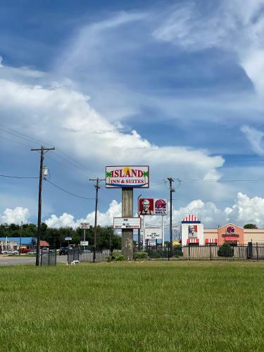Motel Island Suites Bay City