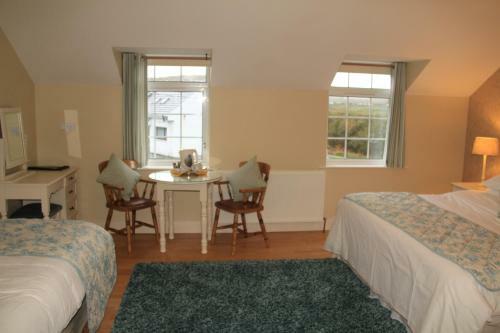 Lake House Hotel