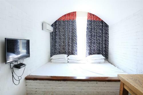 Alley Youth Hostel