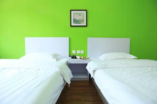 Alley Youth Hostel