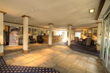 Hotel Harrow Inn