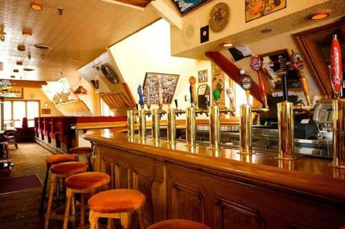 Madison Manor B&B And Pub