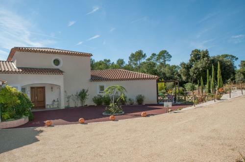 Bed & Breakfast Le Mas Pin�de