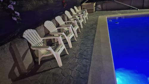 Chalet Con Piscina En Escalona