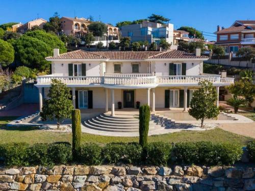Villa Architectural Jewel Between Sea And Mountains