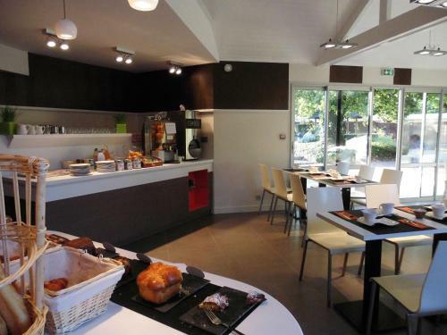 Hotel Logis Du Cavier