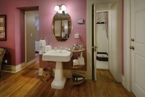 Royal Elizabeth Bed & Breakfast