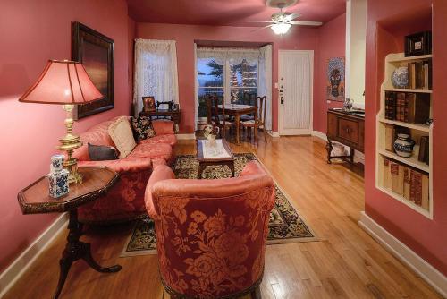 Royal Elizabeth Bed & Breakfast