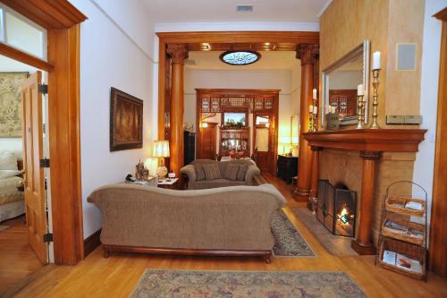 Royal Elizabeth Bed & Breakfast