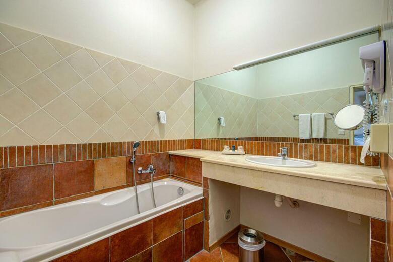 Hotel H�tel De La Corniche